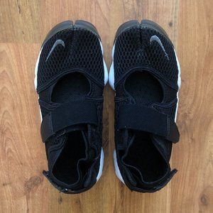 Nike Air Rift - Women's Size 5